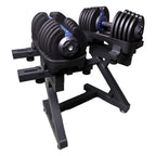WOLV verstelbare dumbbells 40 kg paar op het stalen halterrek, driekwart studiobeeld