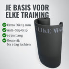 Opgerolde zwarte WOLV yogamat met kenmerkenlijst: extra dik 15 mm, antislip grip, extra lang en geurvrij